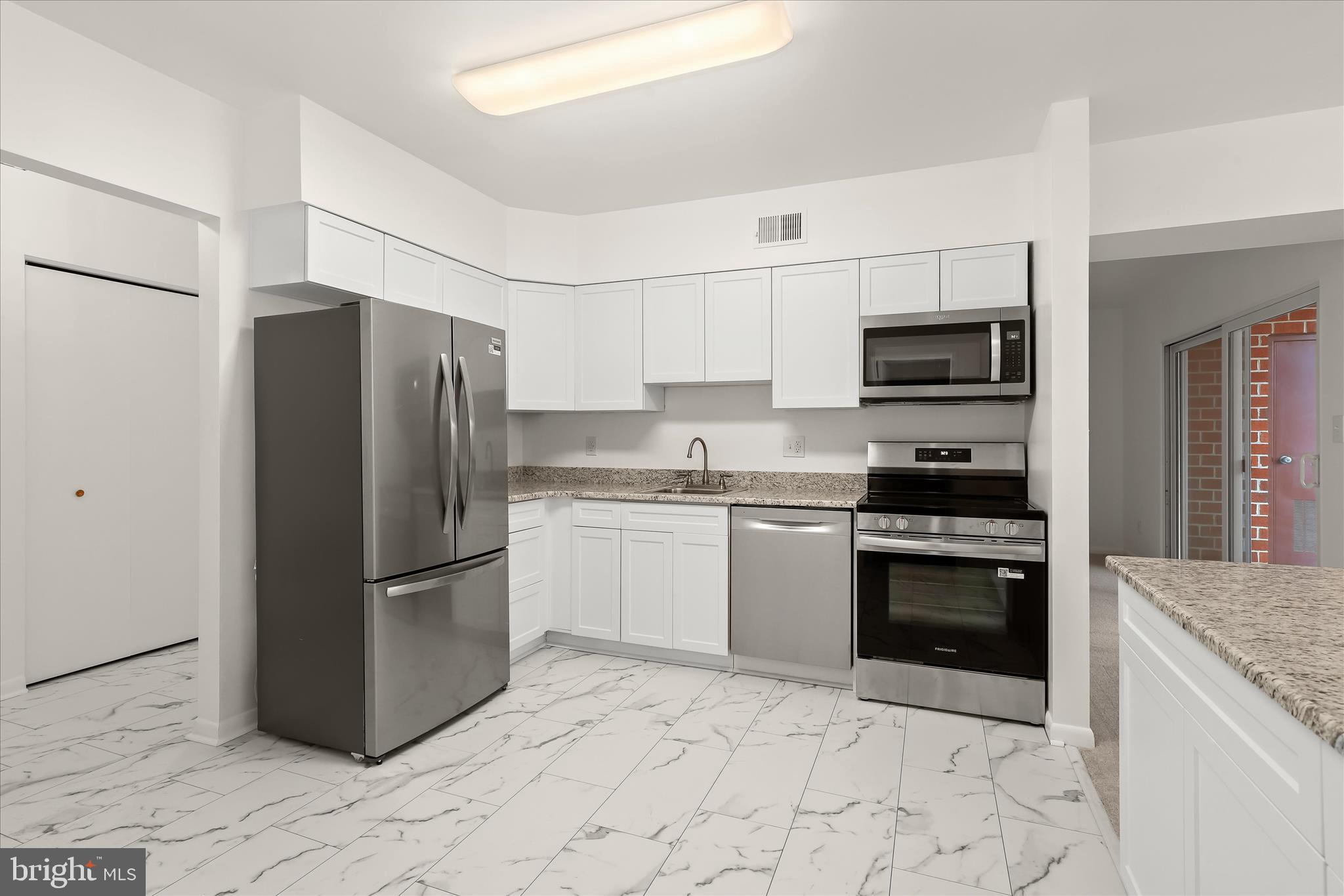 STAPLETON COURT GARDEN - Residential