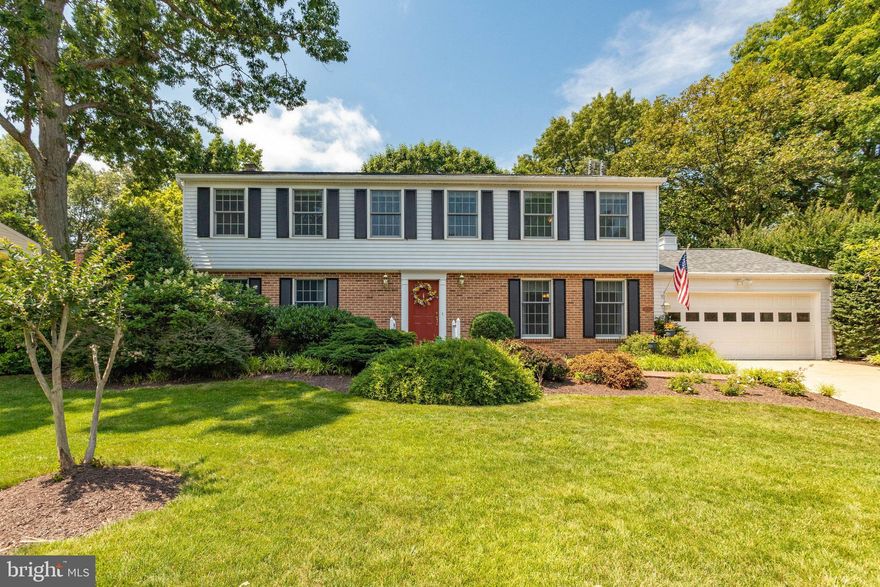 Thrilled to introduce you to 15526 Ridgecrest drive...Five bedrooms on the upper level and over 2400 finished square feet above ground. This great house is on a cul-de-sac in desirable Montclair and backs right up to fairway at the 12th hole of the country club golf course. A fantastic setting especially with an amazing brick screened in porch! Freshly painted and new carpet! Gorgeous curb appeal, brick walk-way and landscaped with perennials, flowering shrubs, and more.  The foyer has real hardwood floors. Large room sizes and the kitchen is very well appointed with Corian counter-tops, stainless steel appliances, window, tons of cabinet space and an island that can be moved around anywhere you like. The family room has a wood burning fireplace, plenty of space and doors to a unique screened porch with a brick floor and knee walls. Finished stain wood really brings the indoors out, a great for Al Fresco dining... Five bedrooms on the upper level! The basement is huge and waiting for your finishing touches. LAST-ly is the back-yard. Level, large and backing to the 12th hole fairway of the Montclair country club golf course, simply gorgeous! So run, don't walk and grab your realtor and get here!