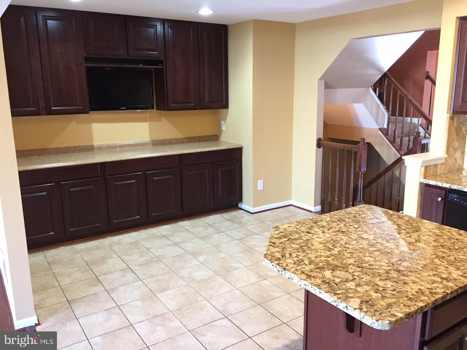 LAKELAND PLACE - Residential