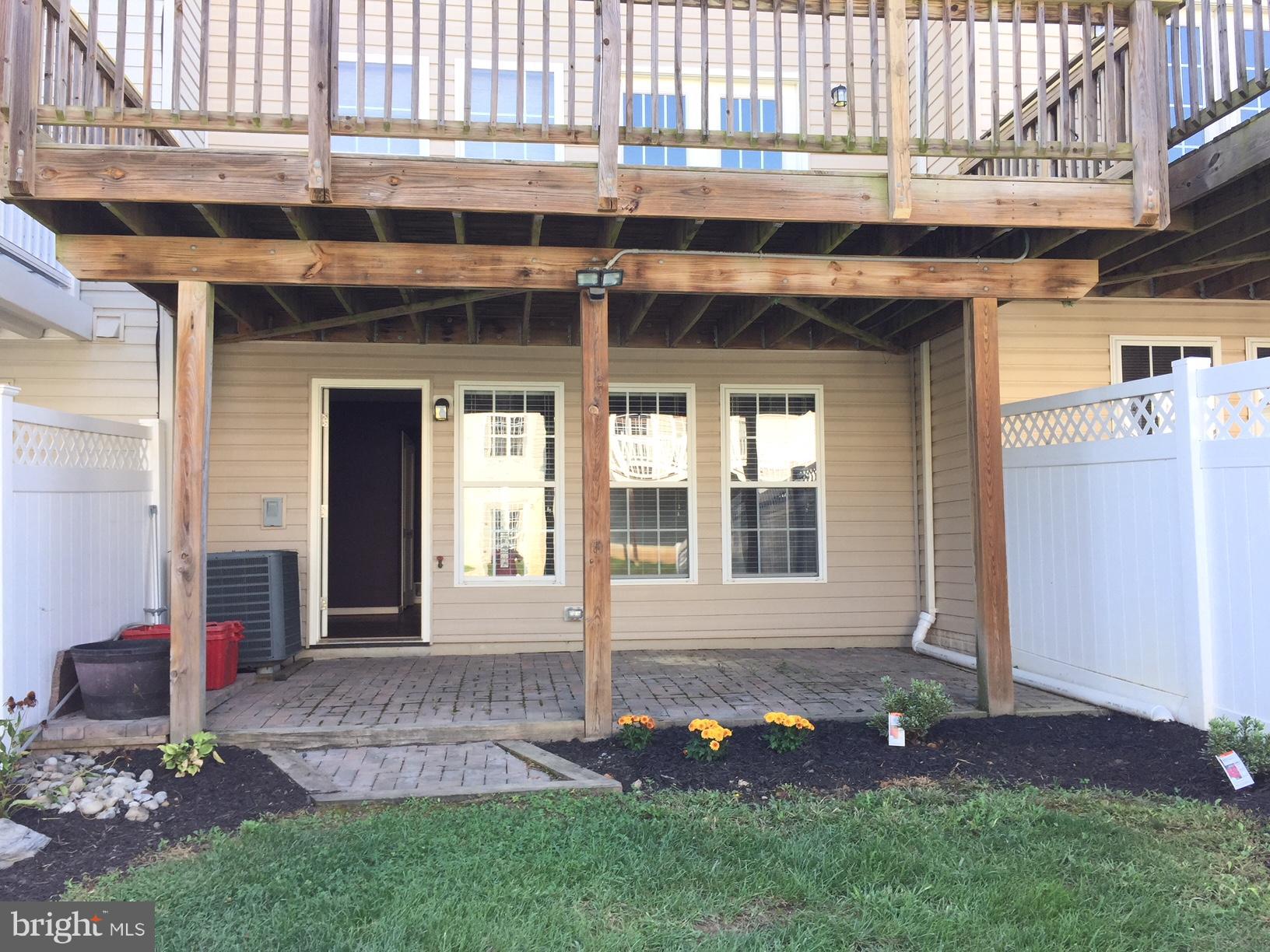 LAKELAND PLACE - Residential