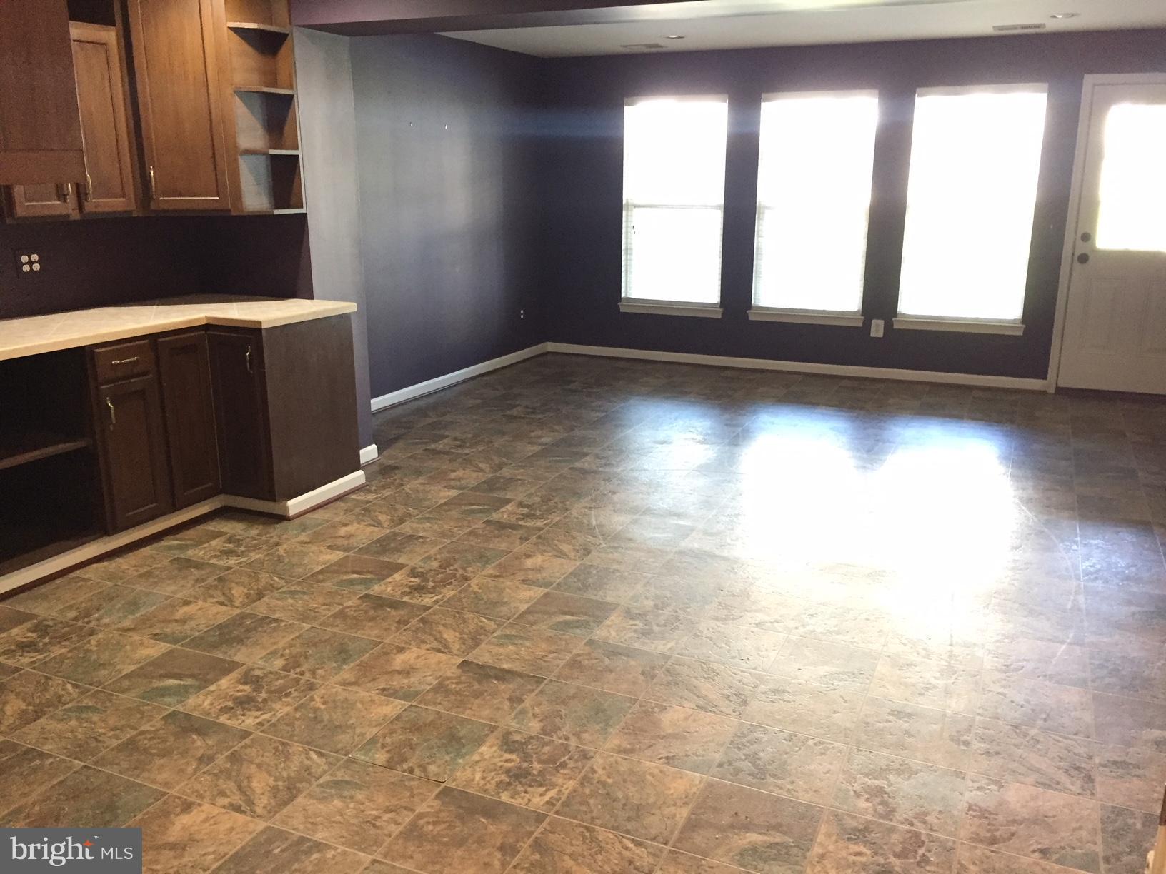 LAKELAND PLACE - Residential