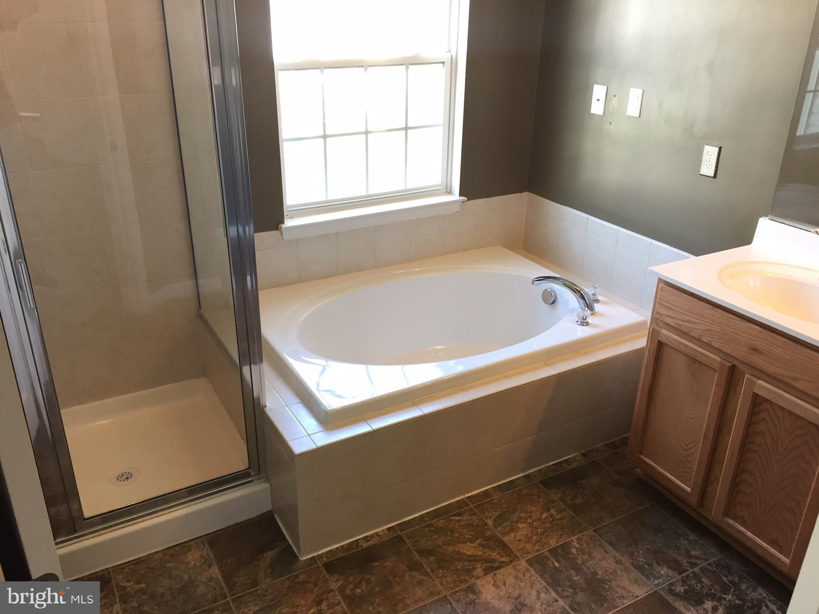 LAKELAND PLACE - Residential