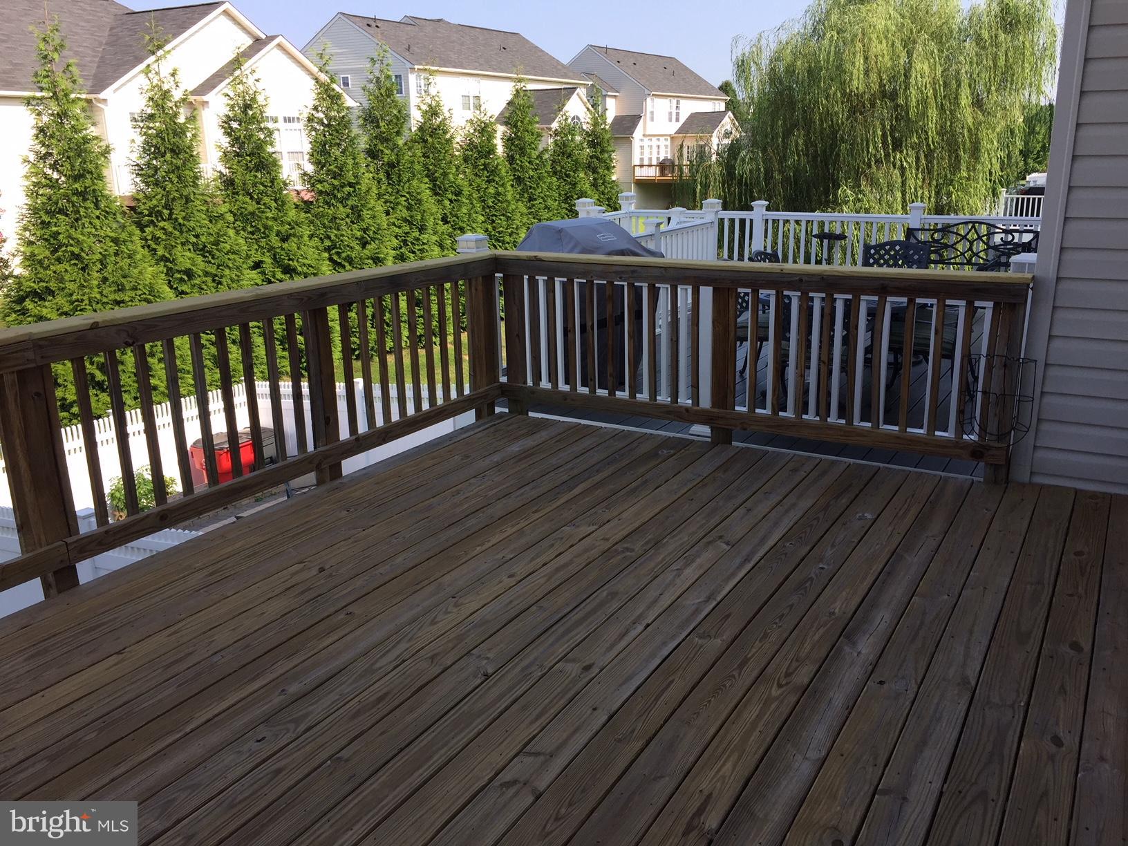 LAKELAND PLACE - Residential