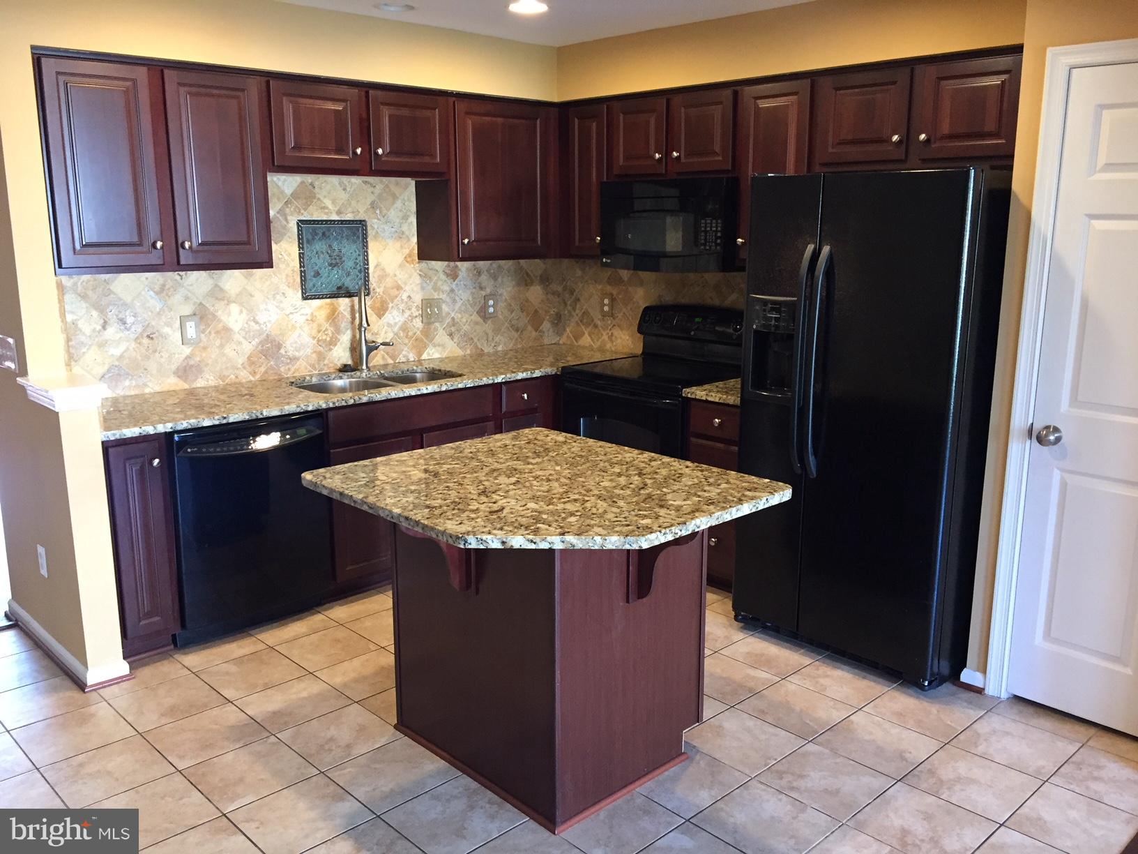 LAKELAND PLACE - Residential