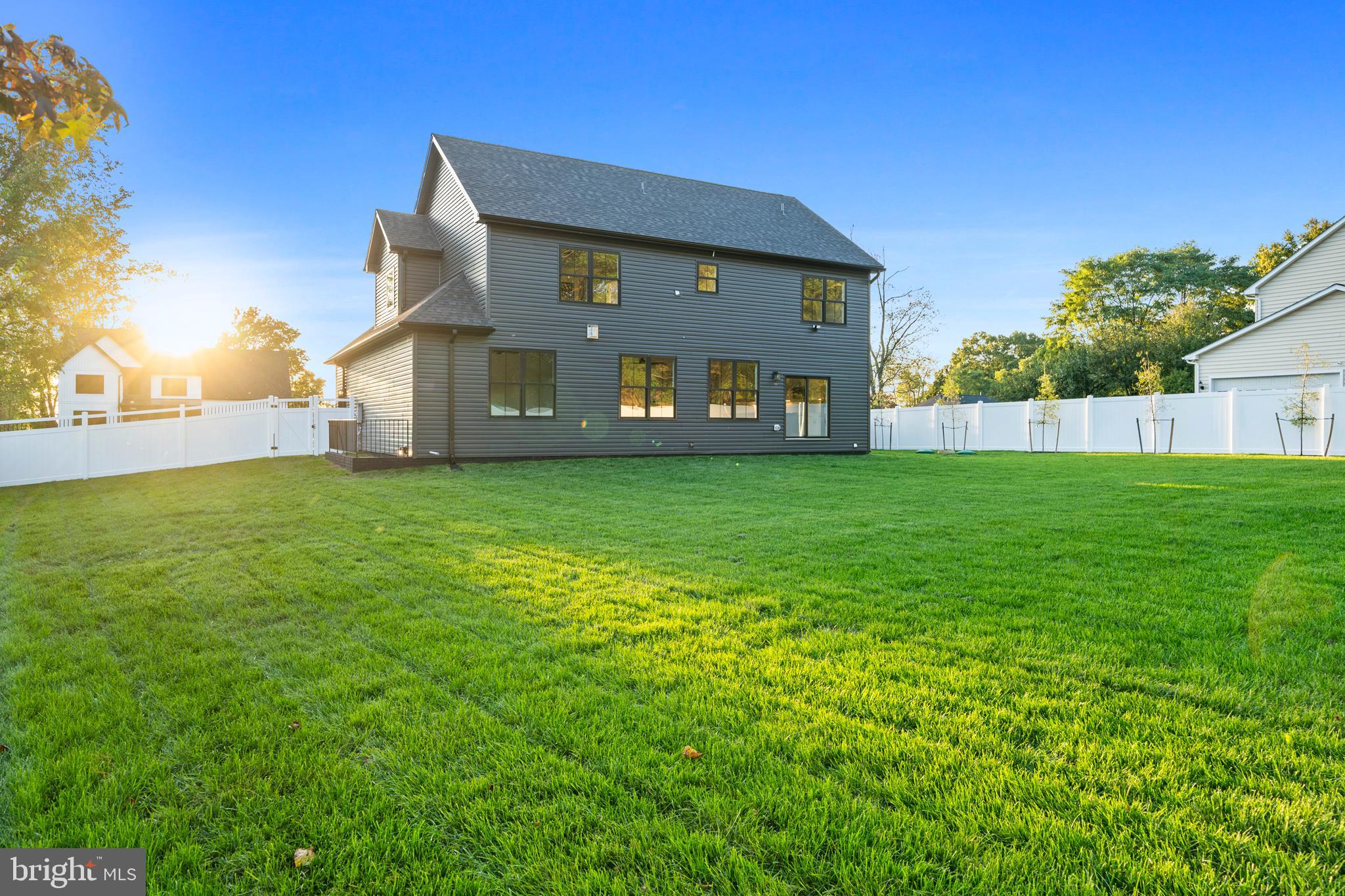 CLIFFTON ON THE POTOMAC - Residential