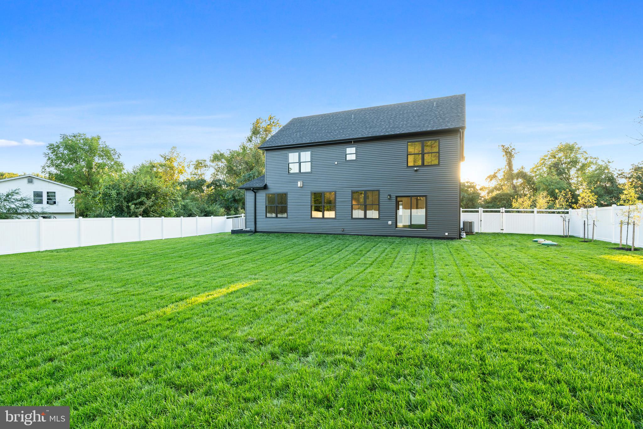 CLIFFTON ON THE POTOMAC - Residential