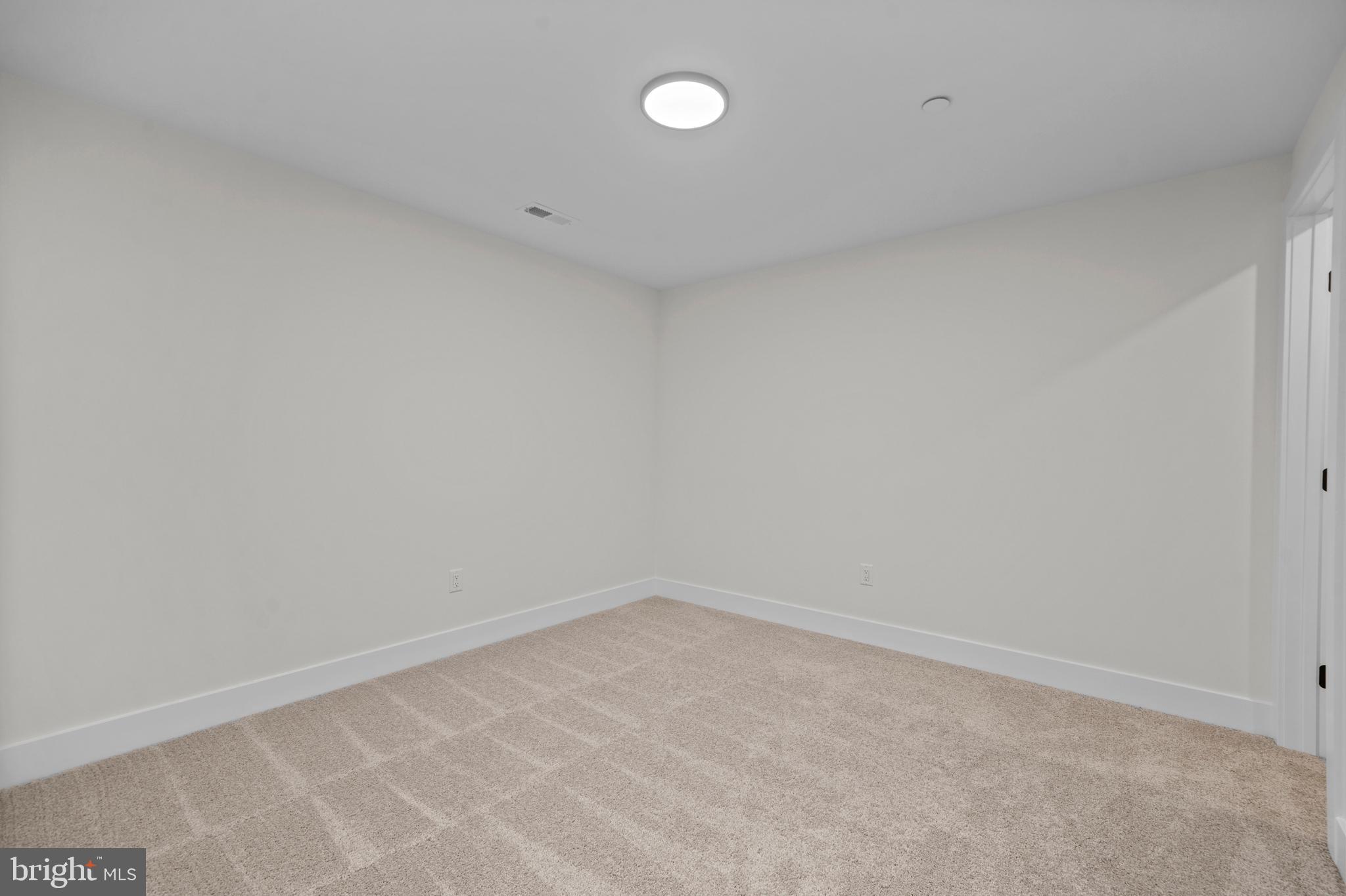 CLIFFTON ON THE POTOMAC - Residential