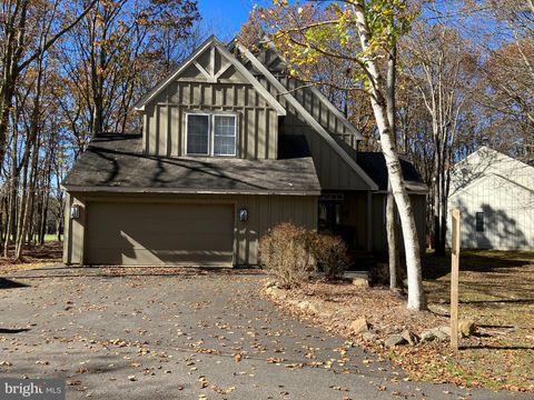 Homes For Sale - 408 Gentian Lane<br/> POCONO PINES, PA 18350