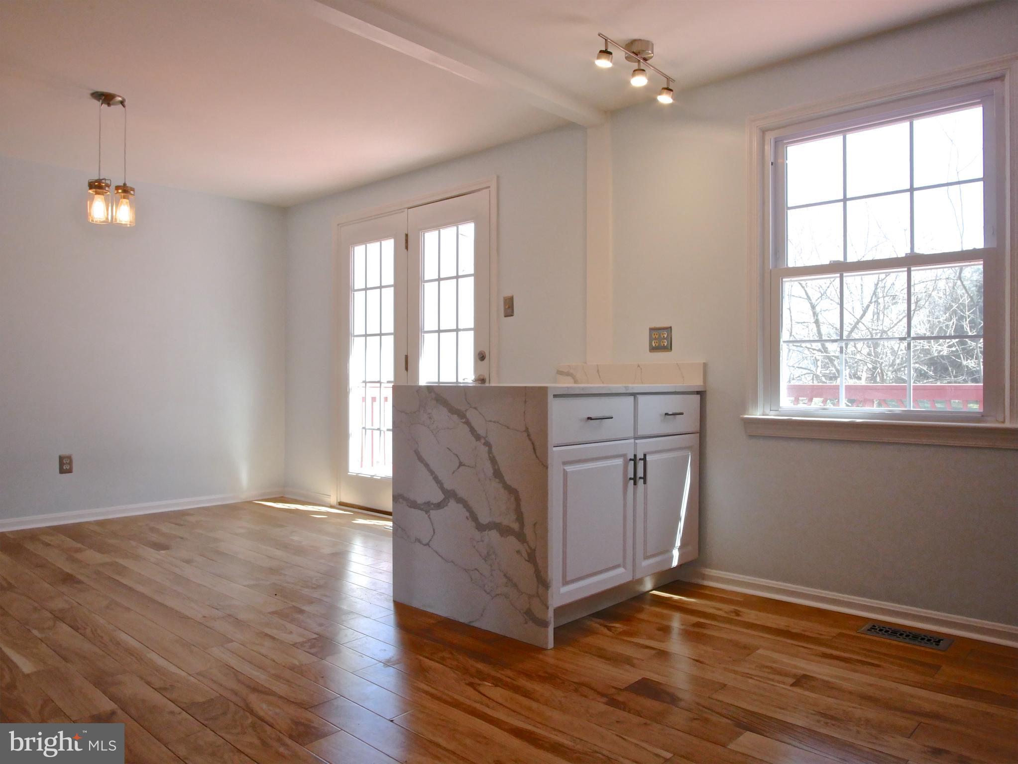 FOX MILL ESTATES - Residential Lease