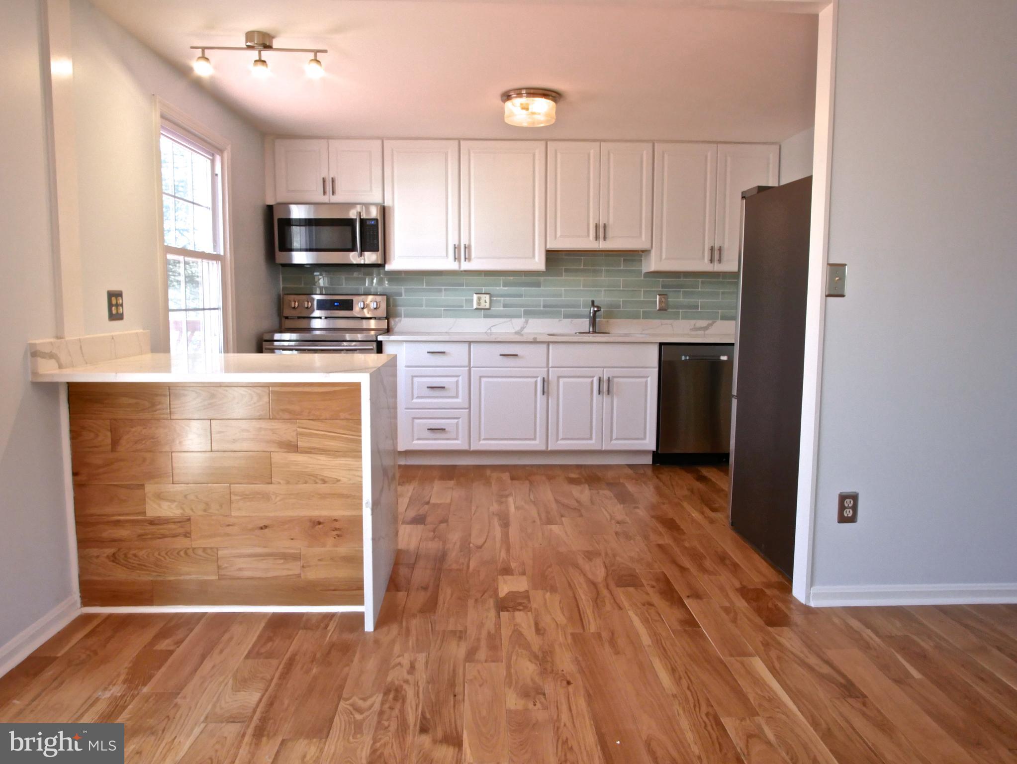 FOX MILL ESTATES - Residential Lease