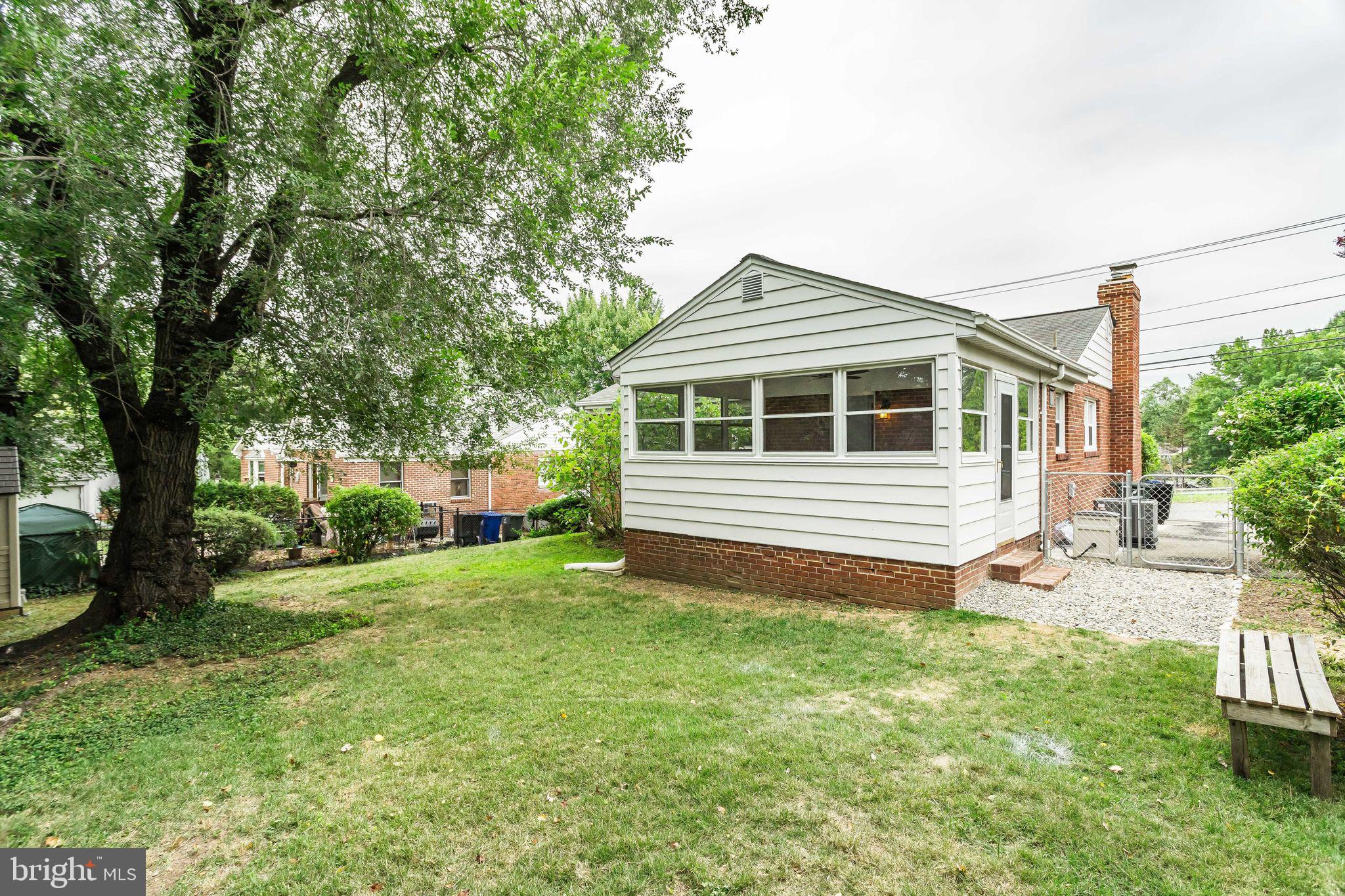 BOULEVARD MANOR - Residential Lease