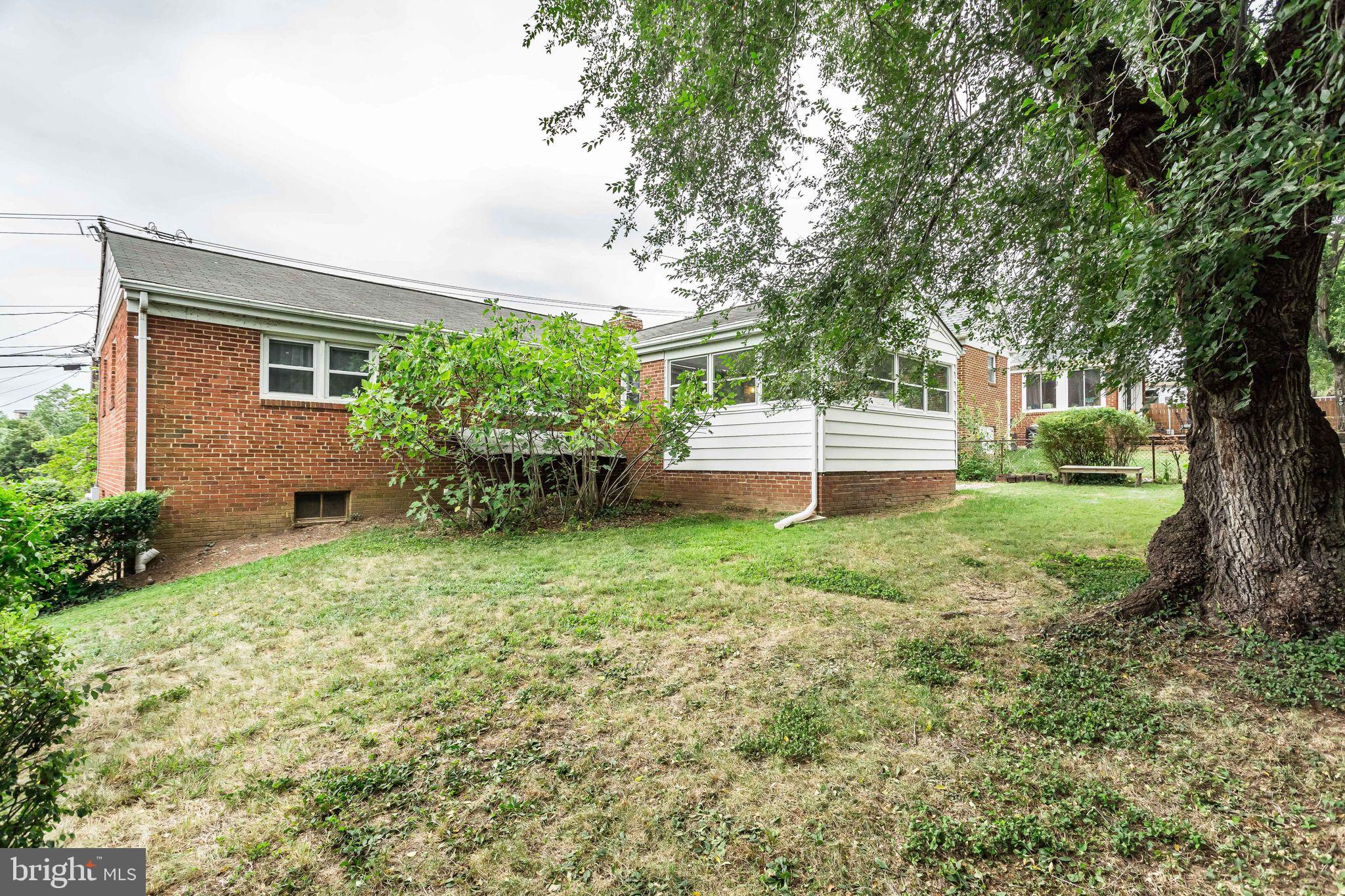 BOULEVARD MANOR - Residential Lease