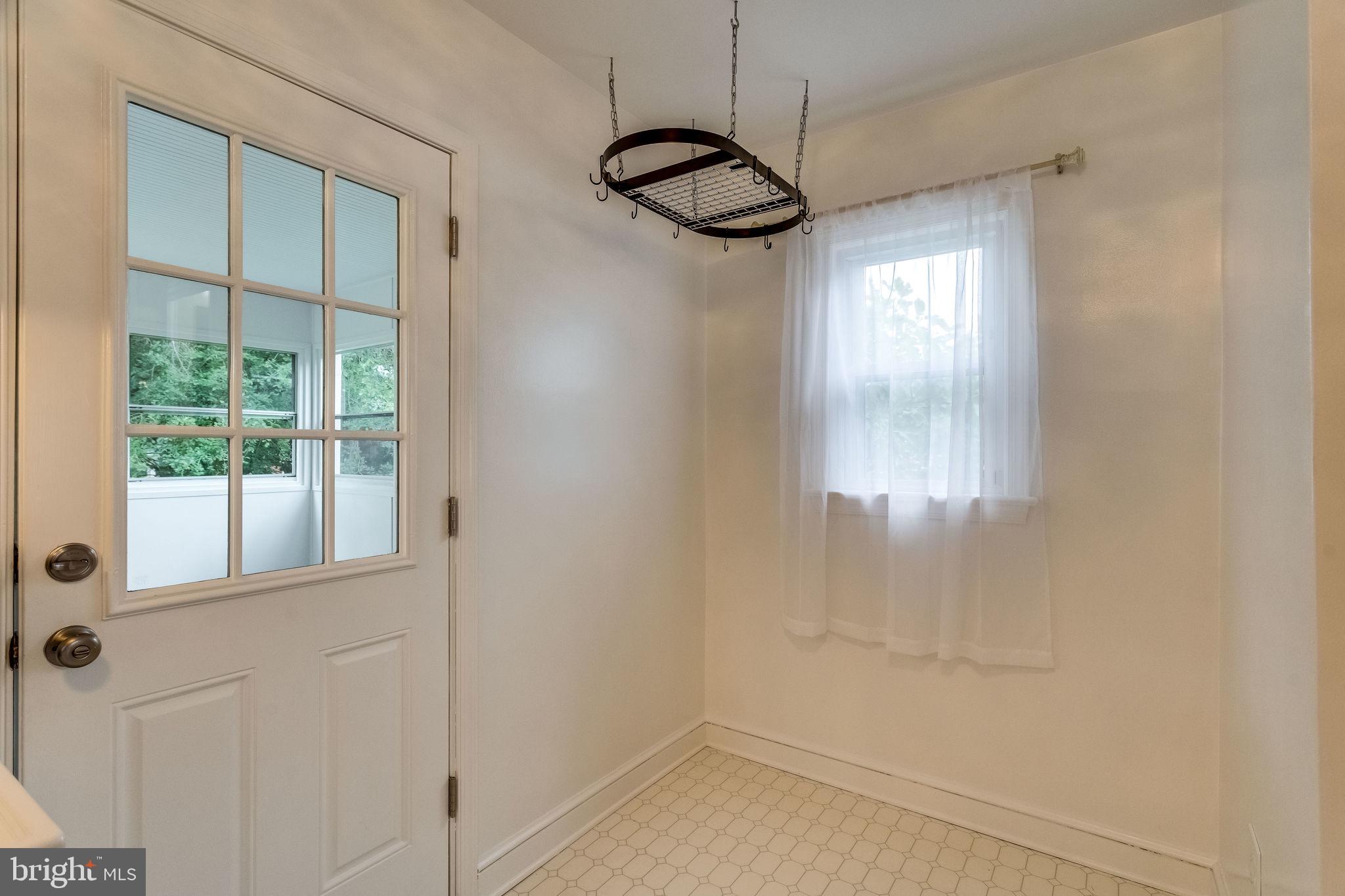 BOULEVARD MANOR - Residential Lease