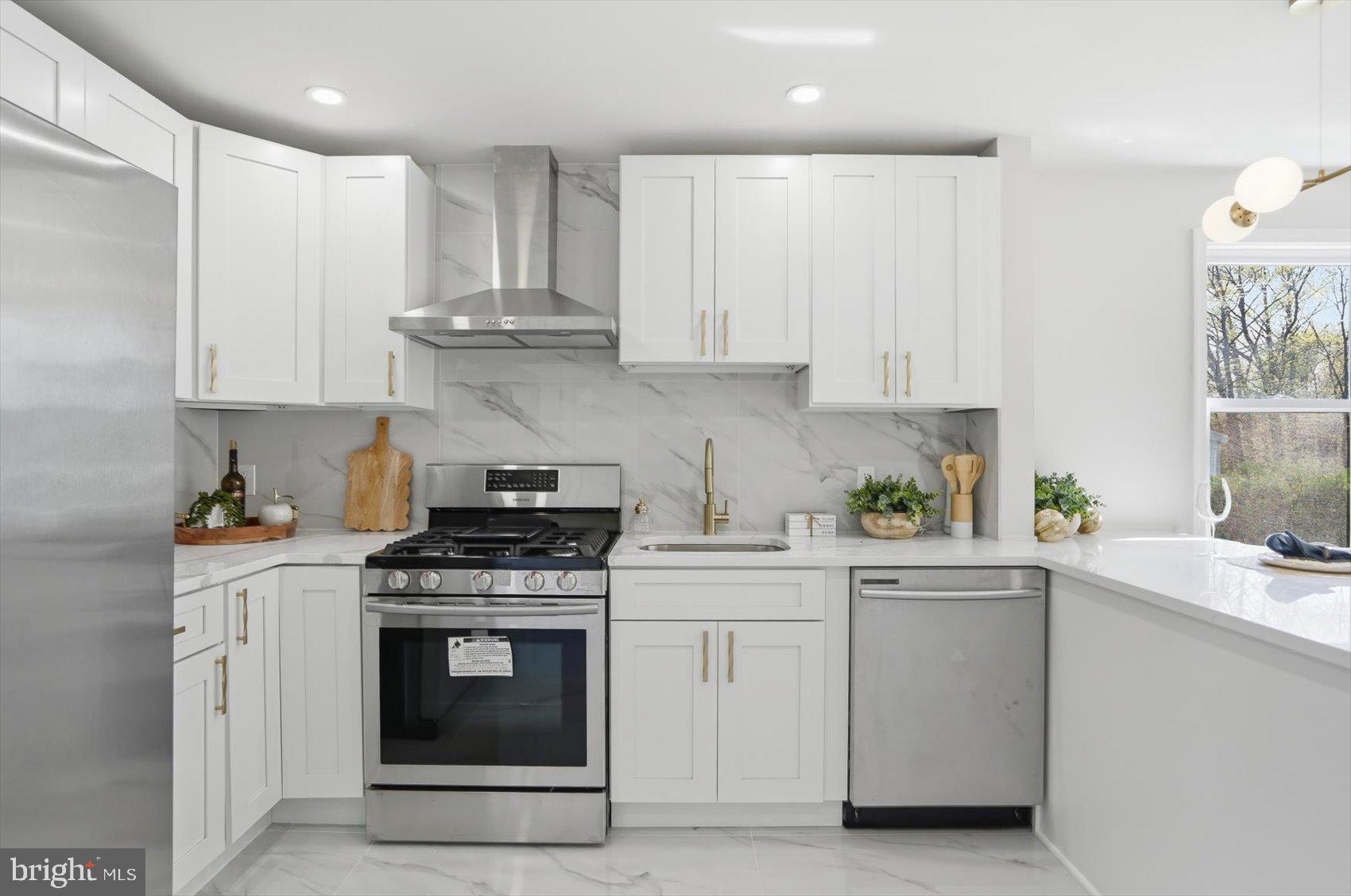 PERRY HALL - Residential