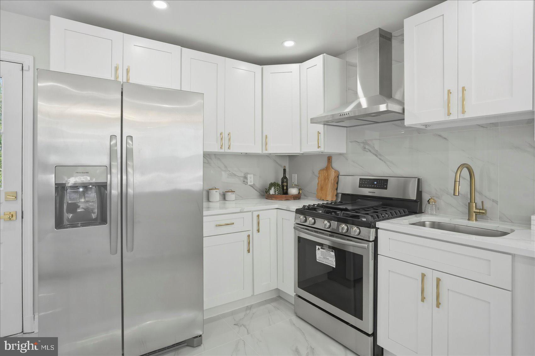 PERRY HALL - Residential