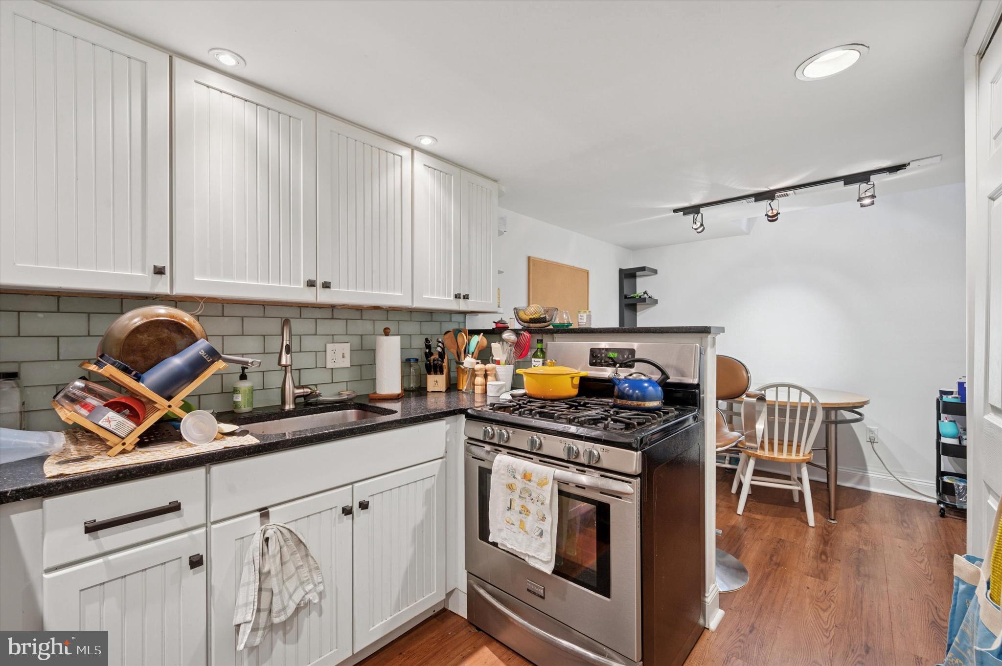 BELLA VISTA - Residential Lease