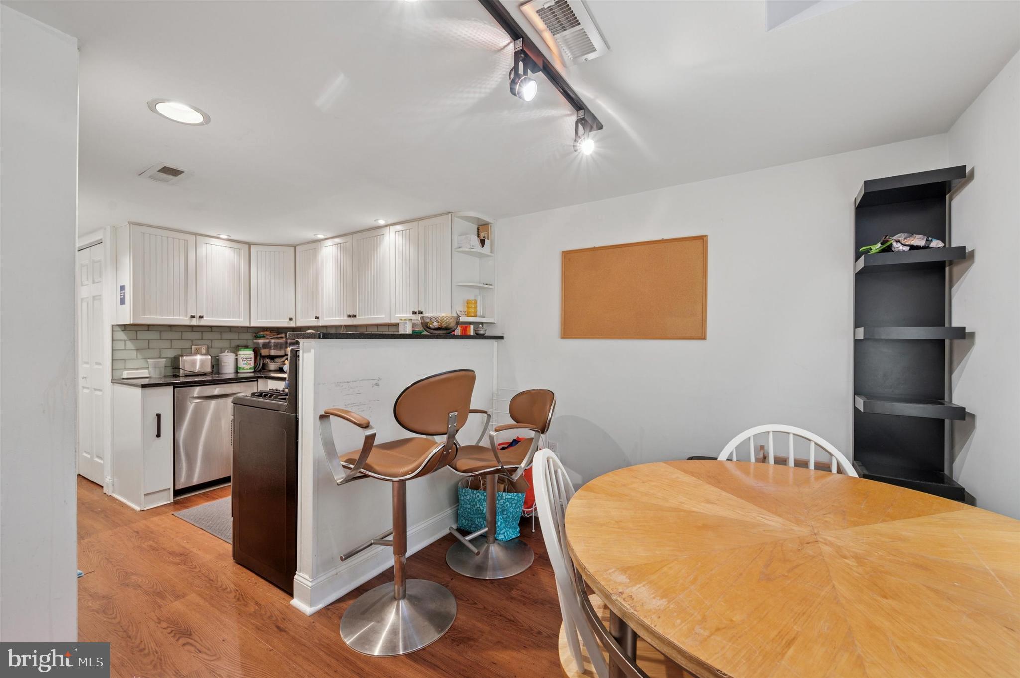 BELLA VISTA - Residential Lease