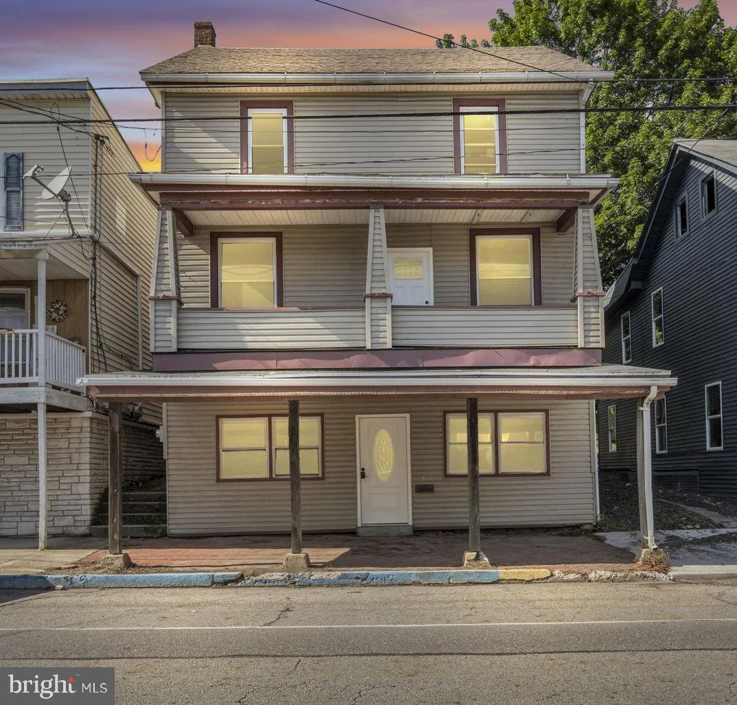 17 E Grand Avenue, Tower City, PA, 17980