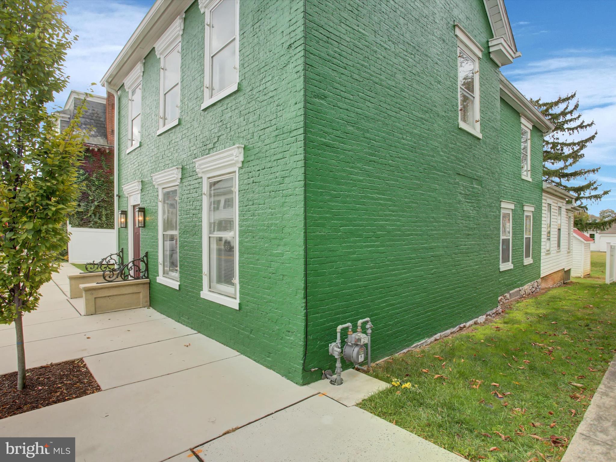 148 N CARLISLE ST