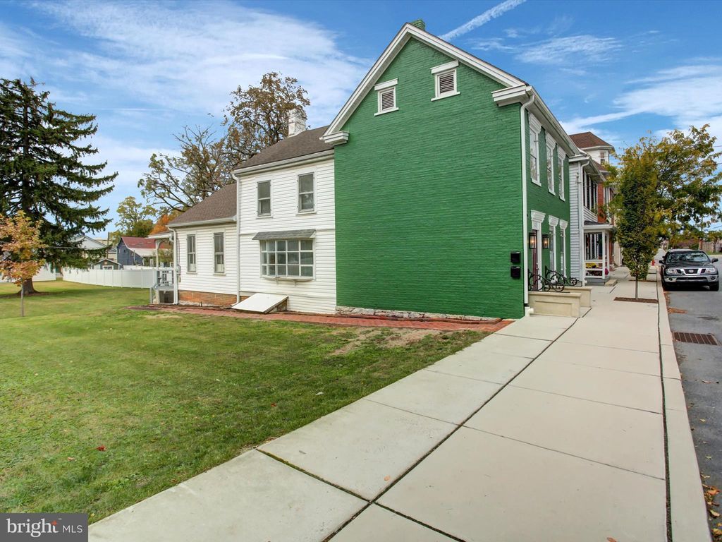 Photo of 148 N Carlisle St, GREENCASTLE, PA 17225 (MLS # PAFL2030838)
