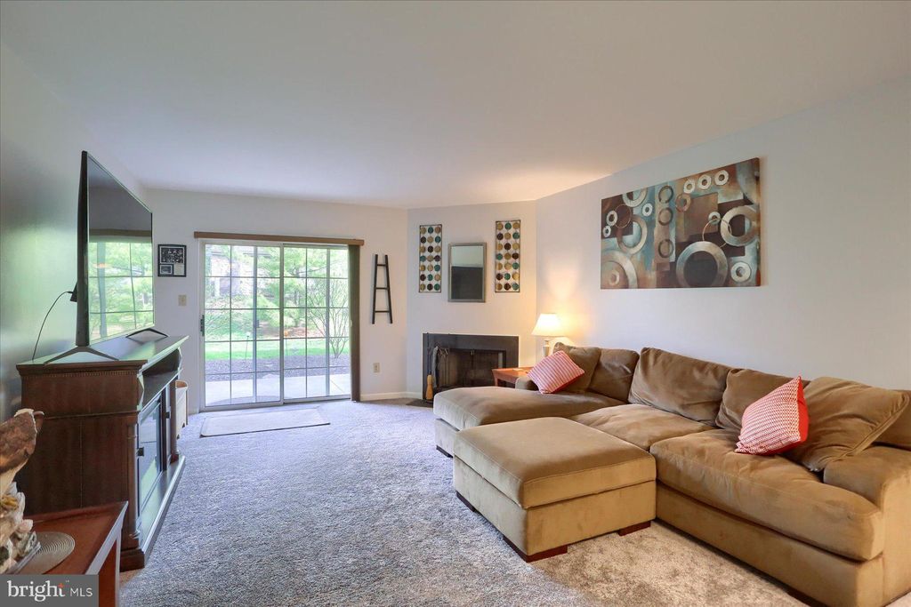 Photo of 203 GREENVIEW DR, LANCASTER, PA 17601 (MLS # PALA2032978)