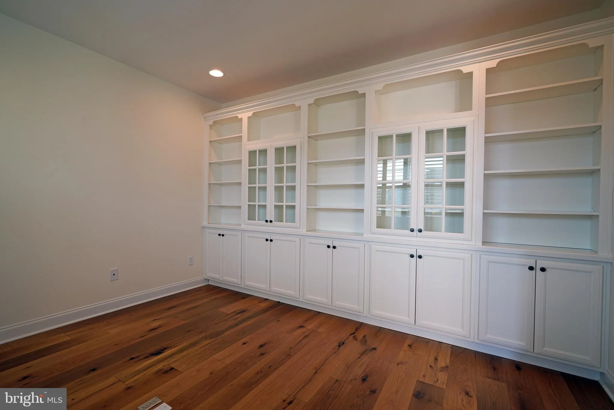 Lewes, Delaware 19958, United States, 5 Bedrooms Bedrooms, ,4 BathroomsBathrooms,Residential,Contingent,807