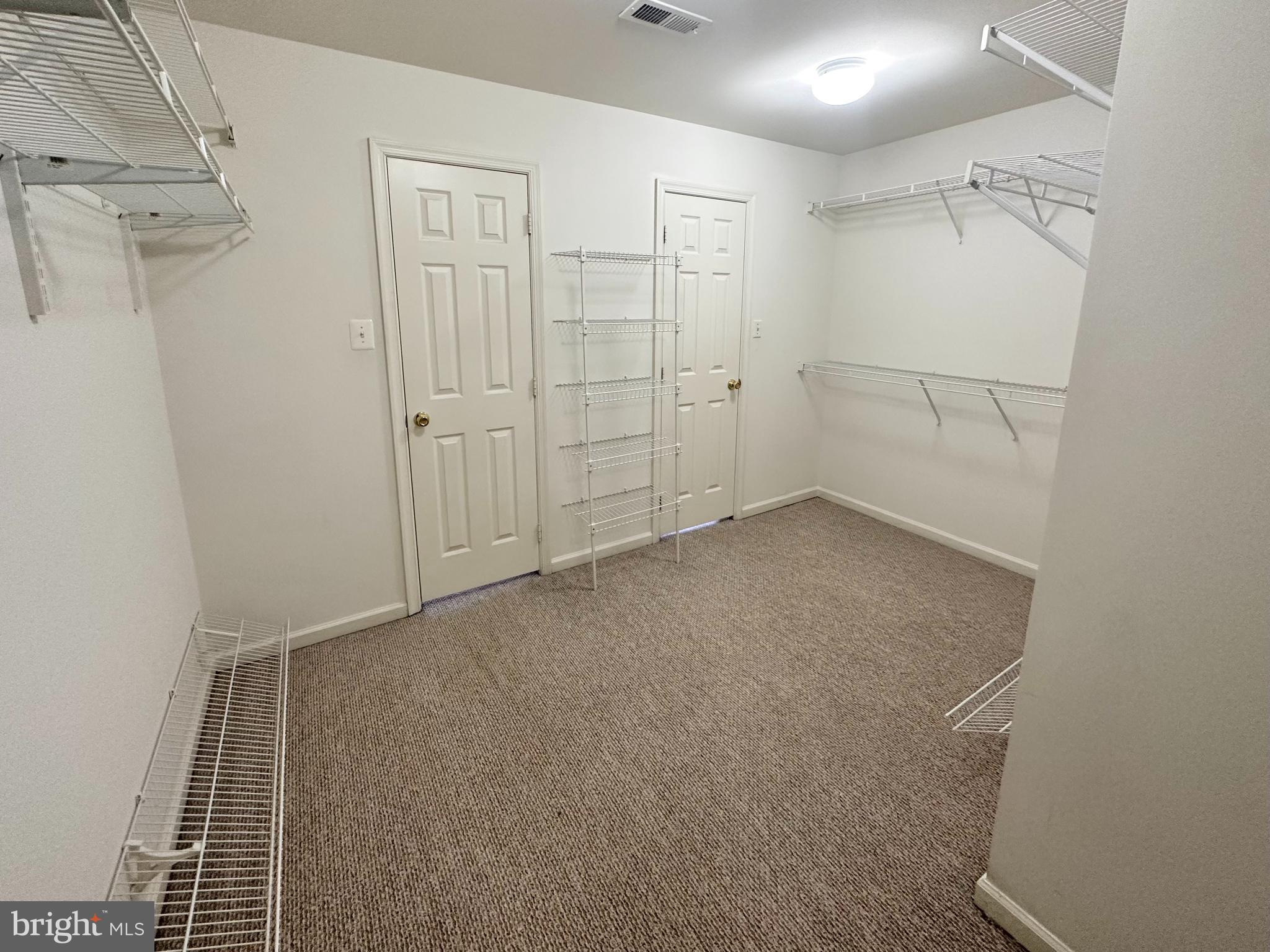 POTOMAC HUNT - Residential Lease