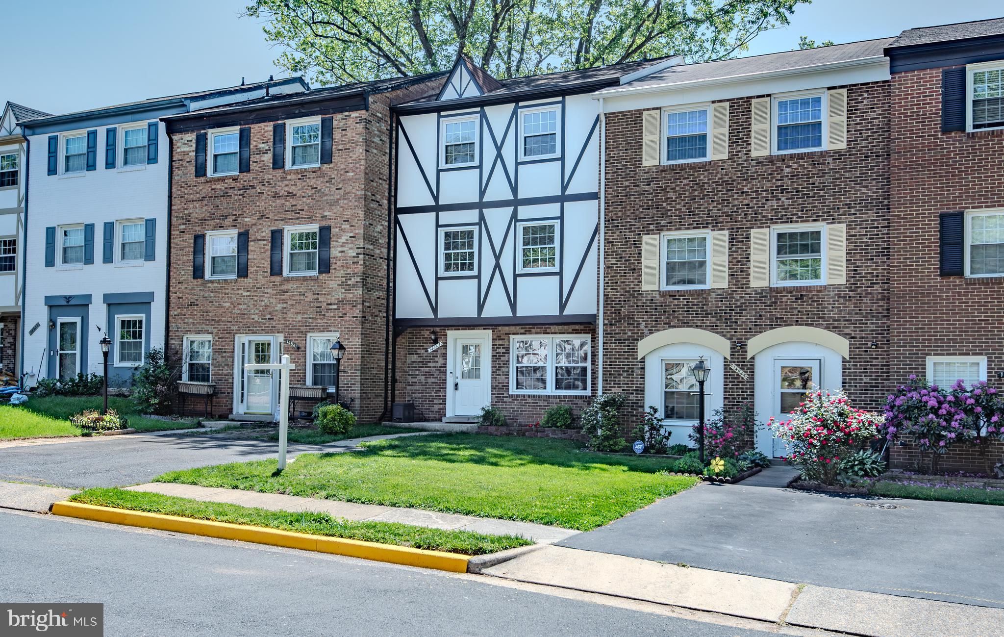 LONDON TOWNE - Residential