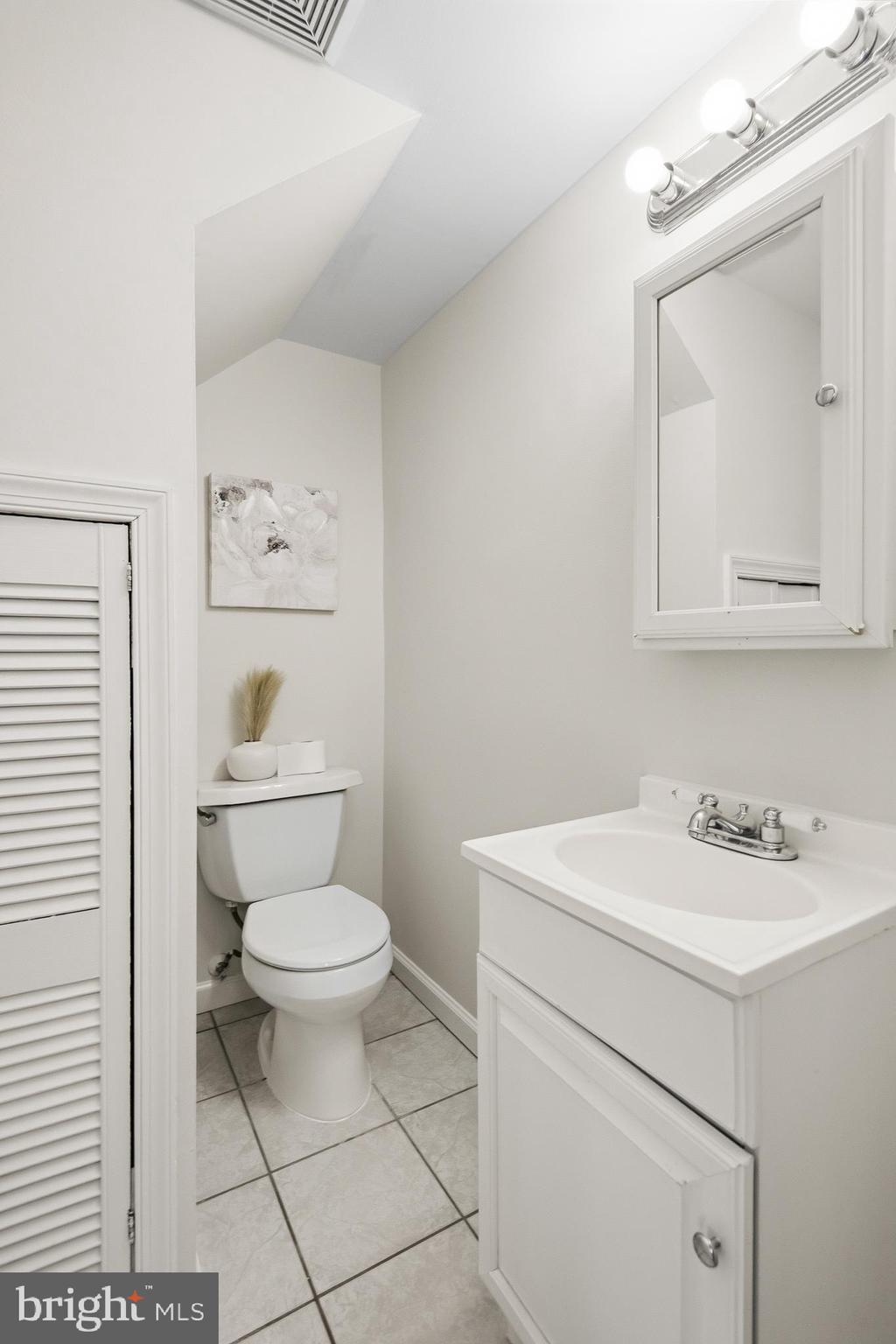 LONDON TOWNE - Residential