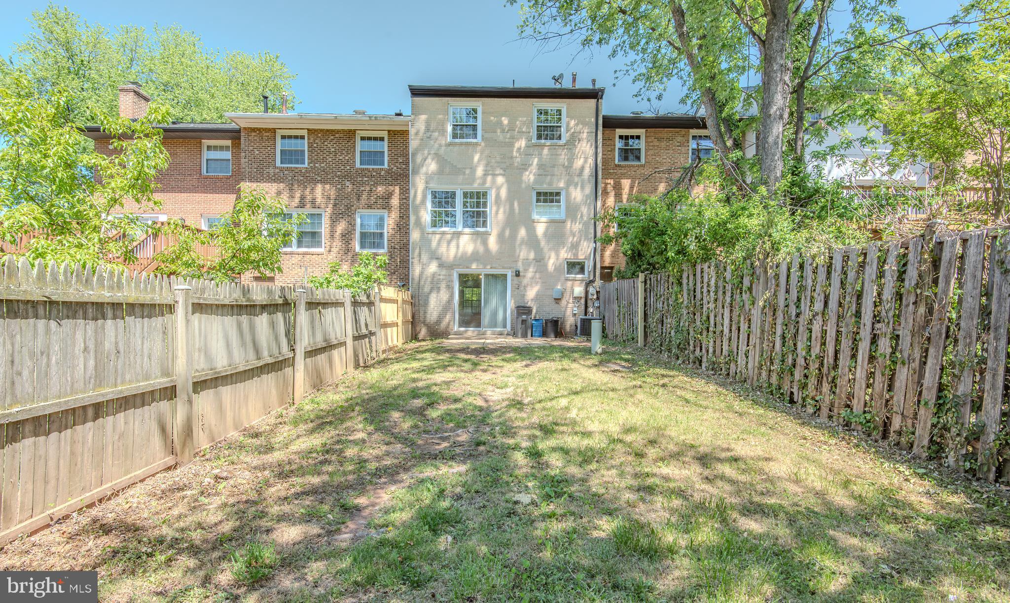 LONDON TOWNE - Residential