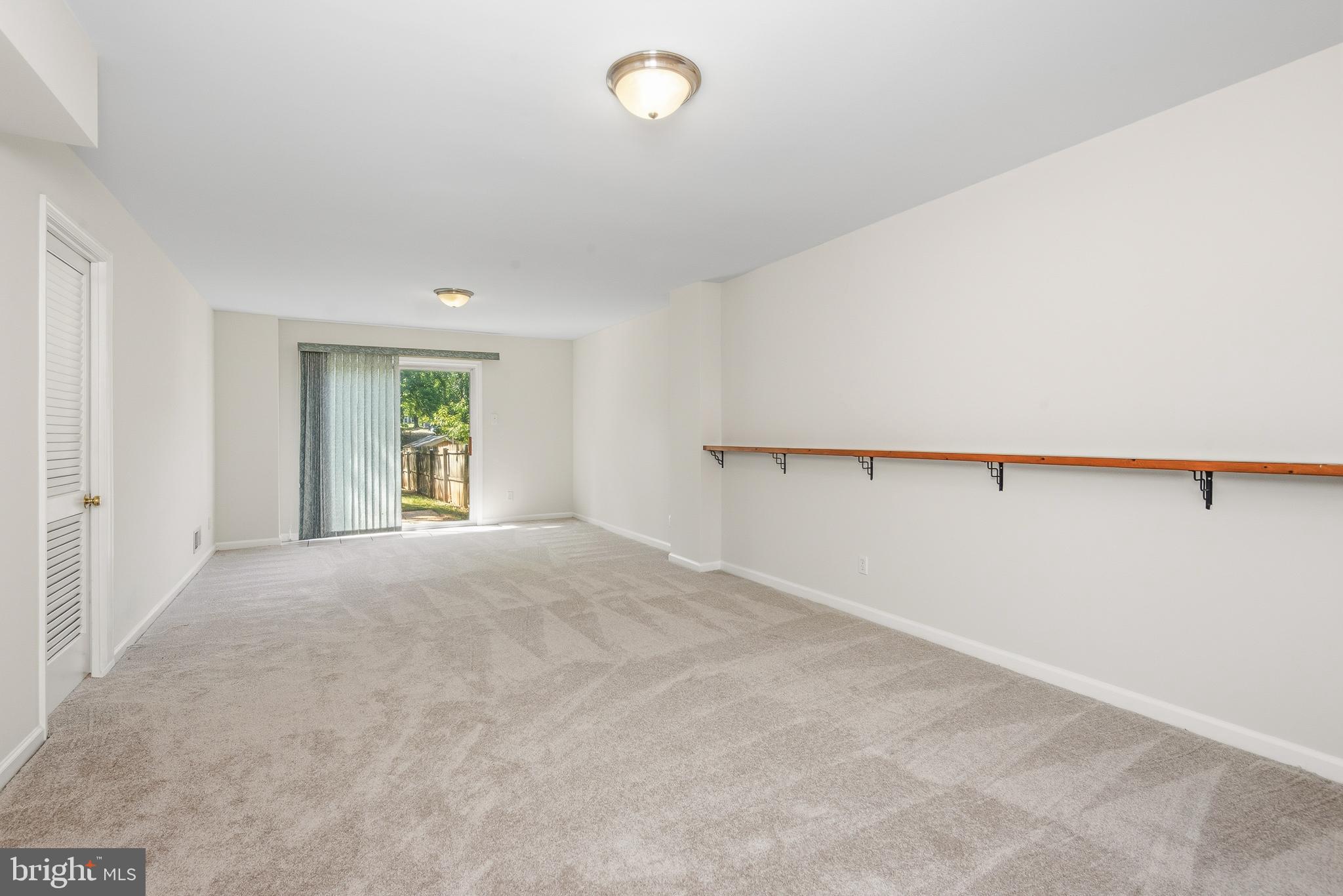 LONDON TOWNE - Residential