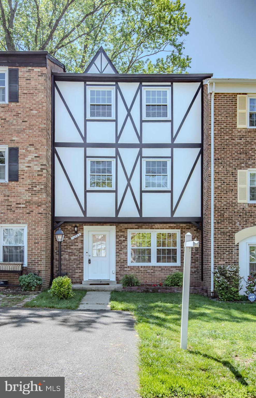 LONDON TOWNE - Residential