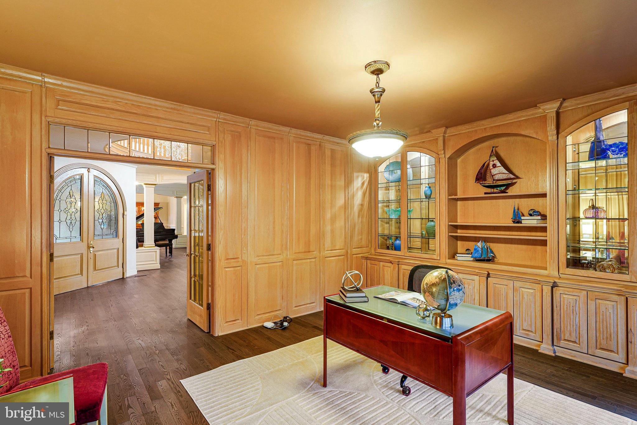 BURKE LAKE MEADOW - Residential