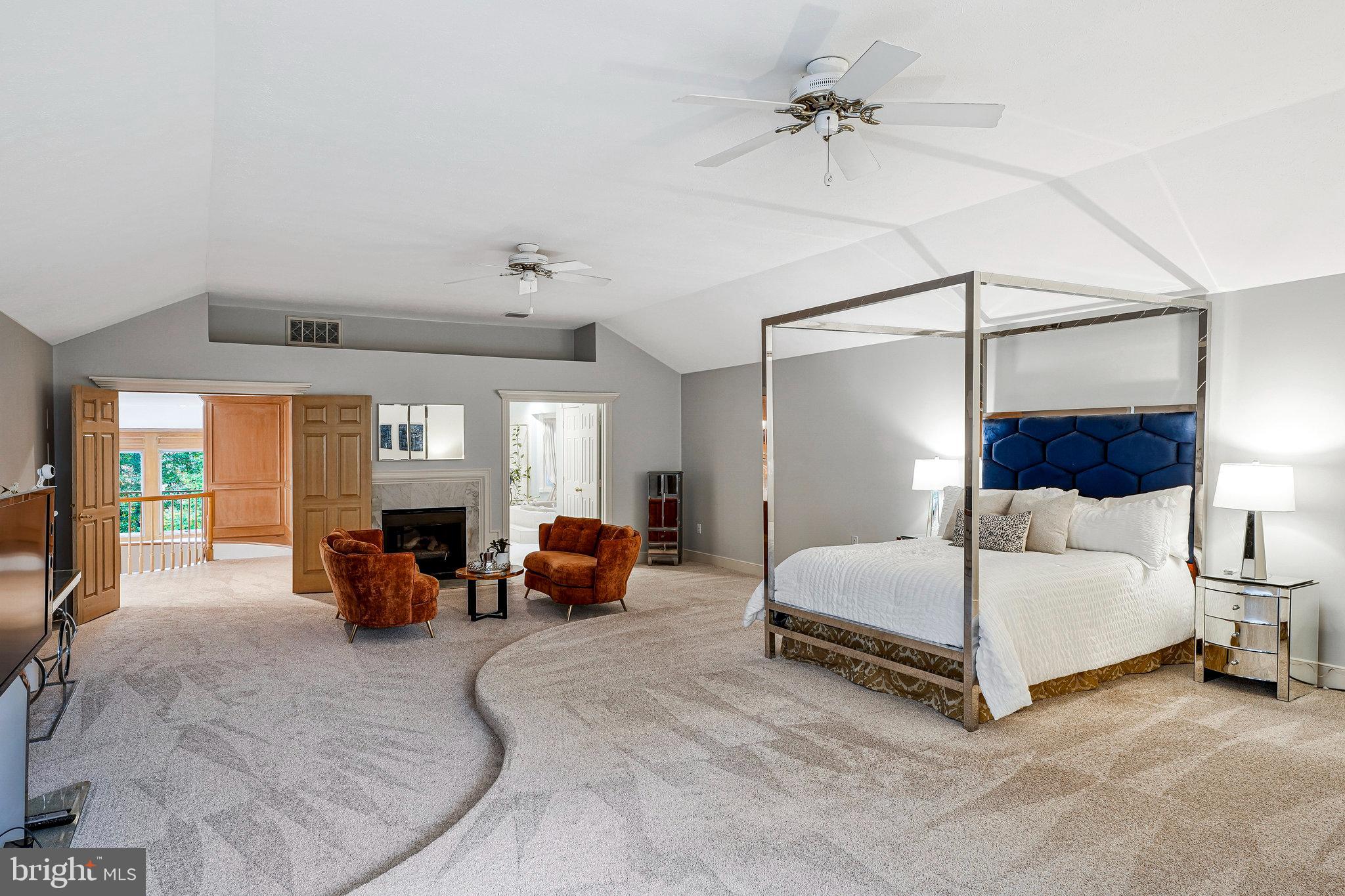 BURKE LAKE MEADOW - Residential