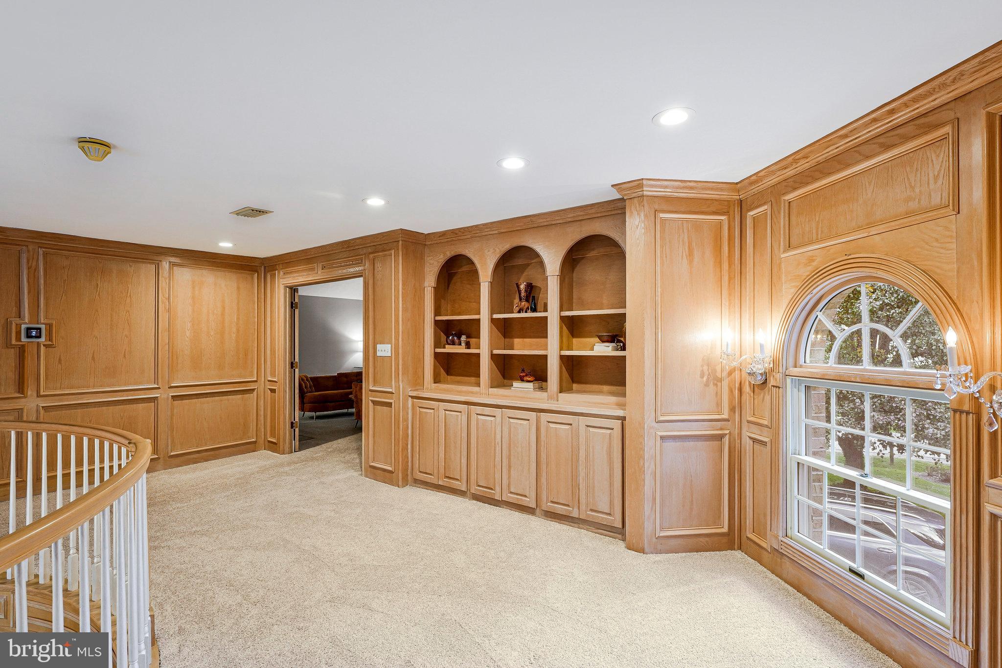 BURKE LAKE MEADOW - Residential