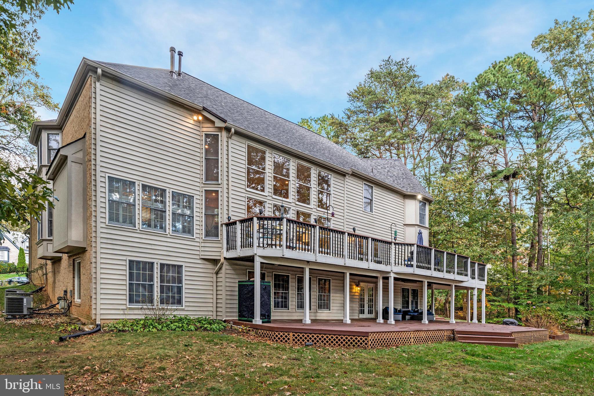 BURKE LAKE MEADOW - Residential