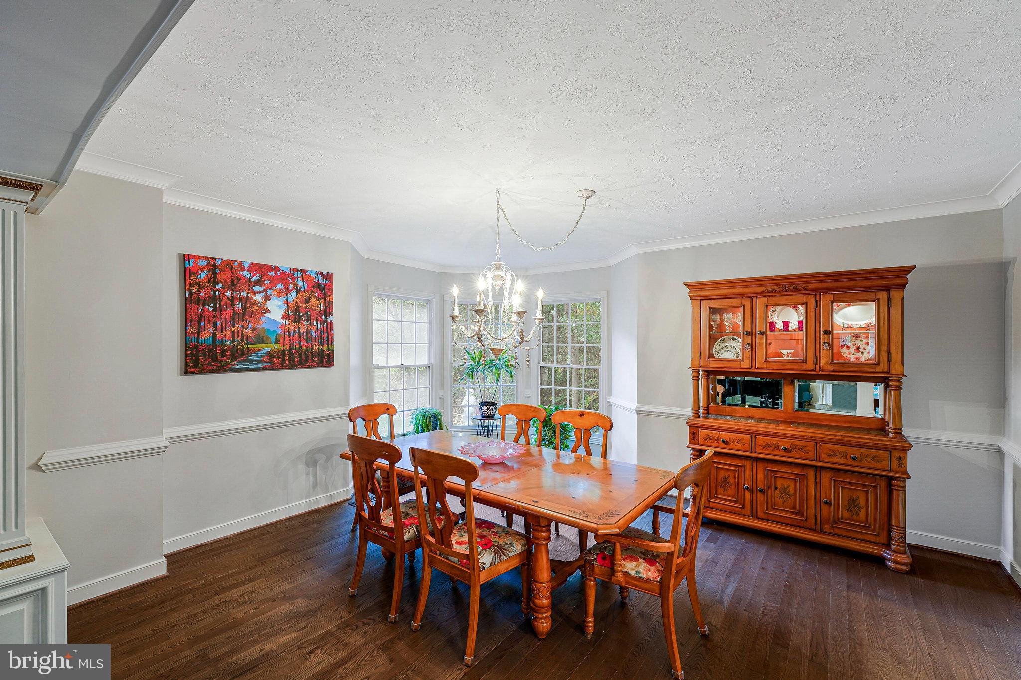 BURKE LAKE MEADOW - Residential