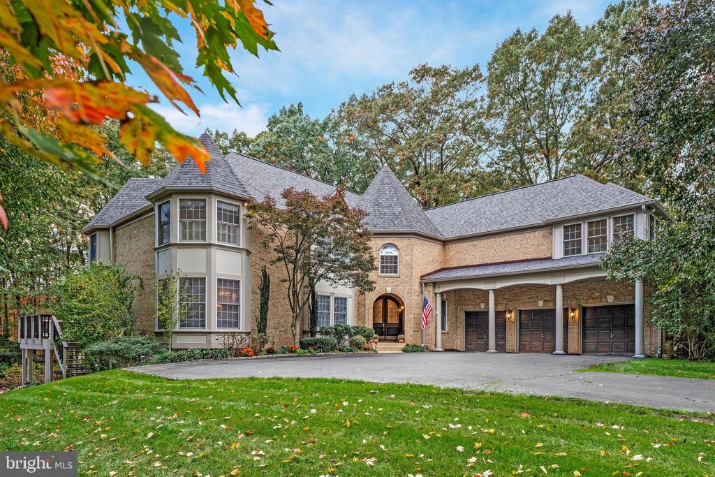 Photo of 6507 Burke Woods Drive, BURKE, VA 22015 (MLS # VAFX2275470)