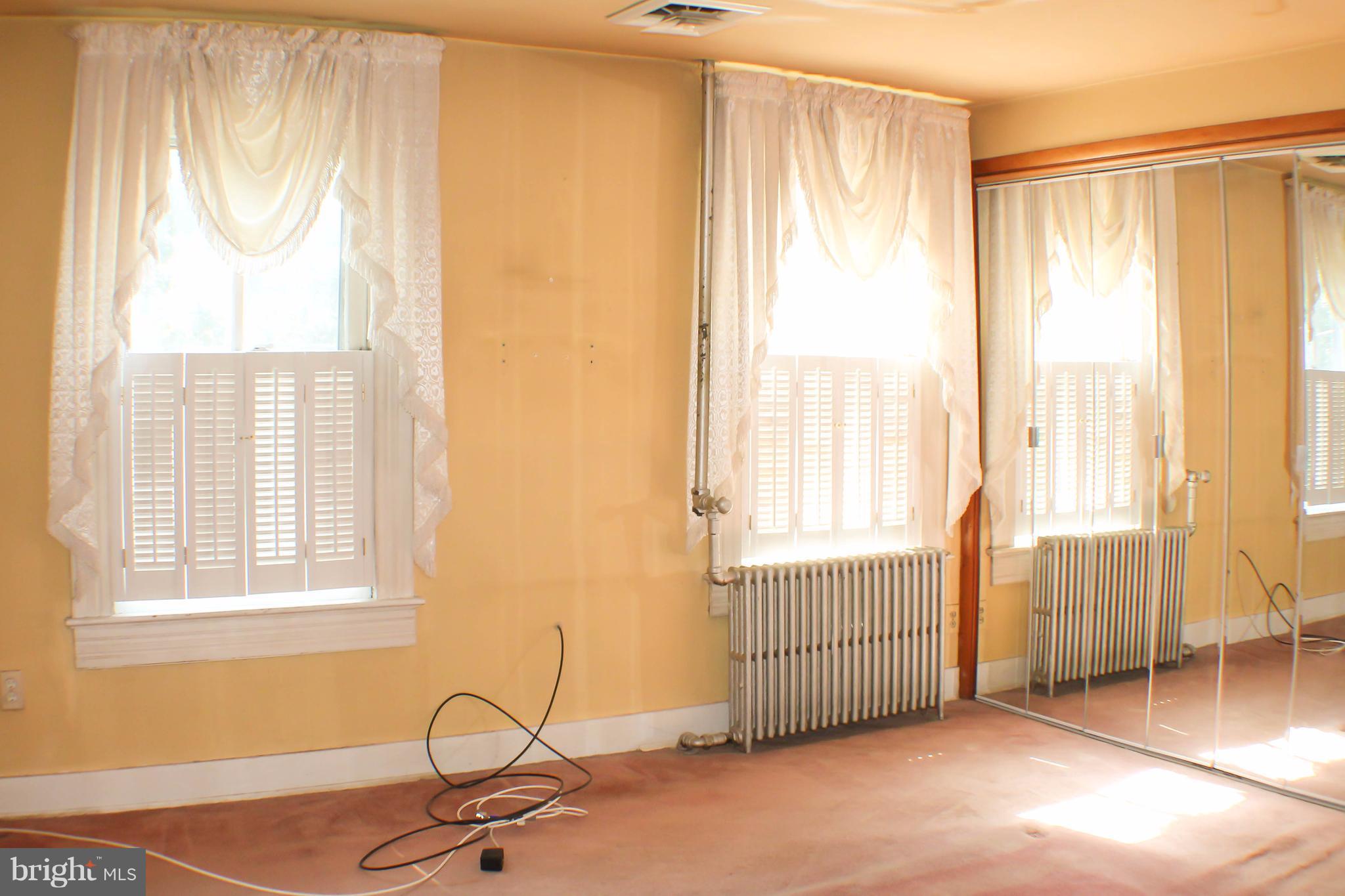 LAUREL - Residential