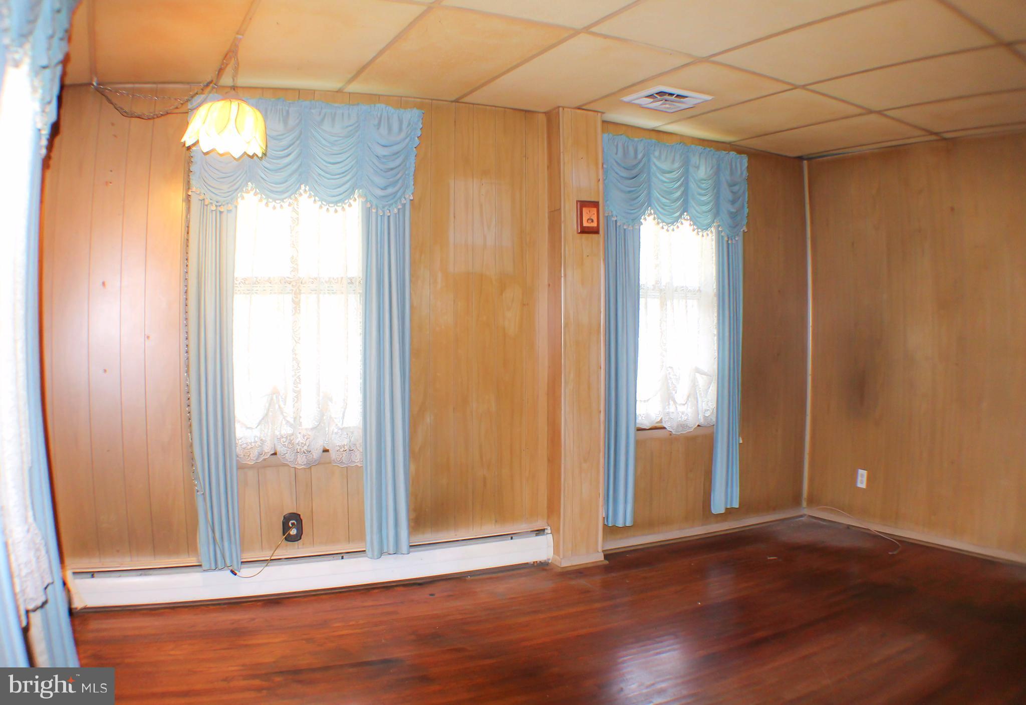 LAUREL - Residential