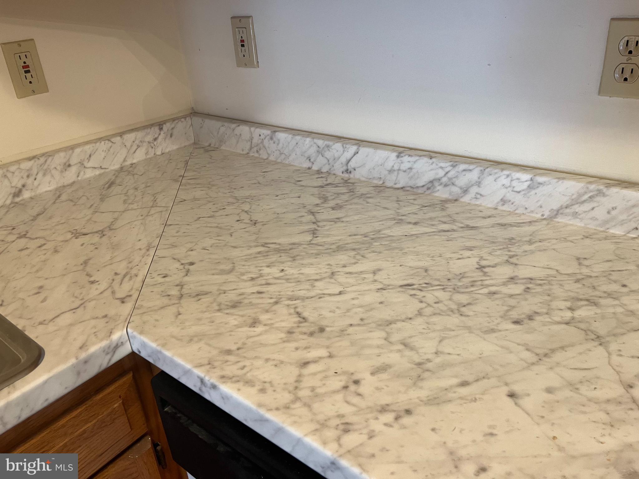 SIGNAL KNOB STATION - Residential Lease