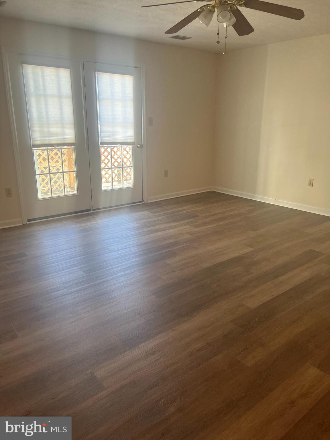 SIGNAL KNOB STATION - Residential Lease