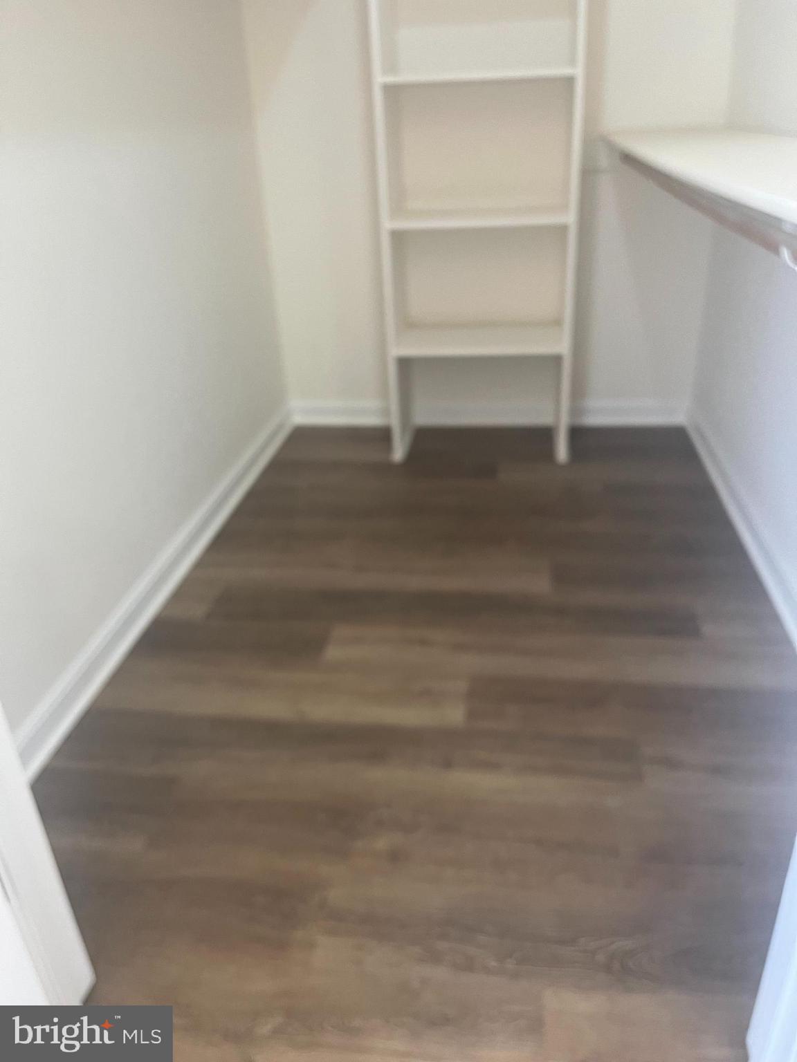 SIGNAL KNOB STATION - Residential Lease