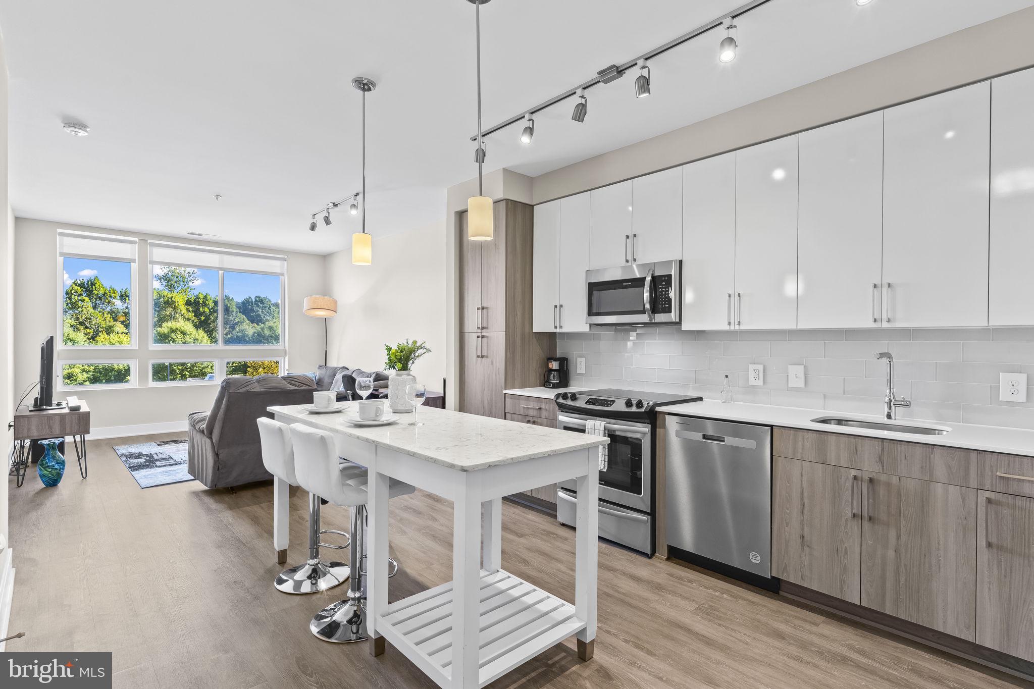 145 RIVERHAVEN DRIVE 359