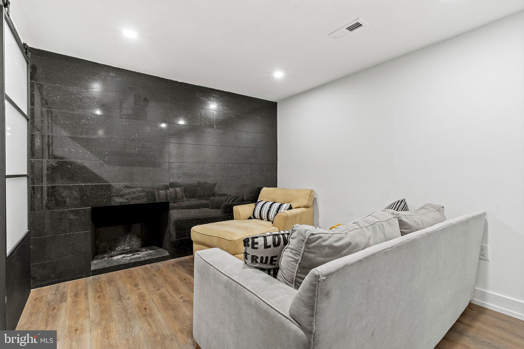 FALLSWOOD - Residential