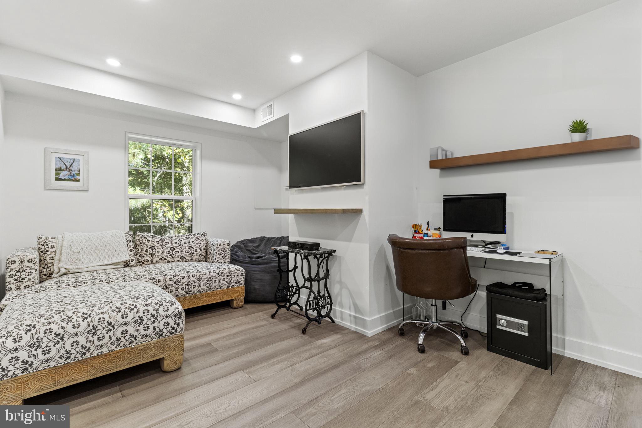 FALLSWOOD - Residential