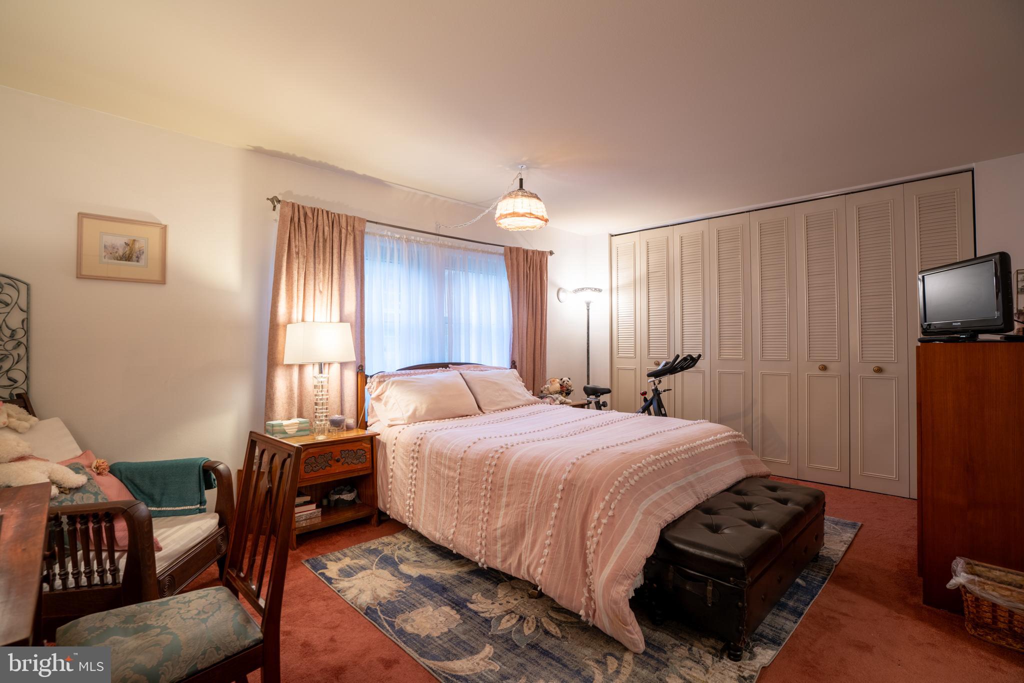 LEISURE WORLD - Residential