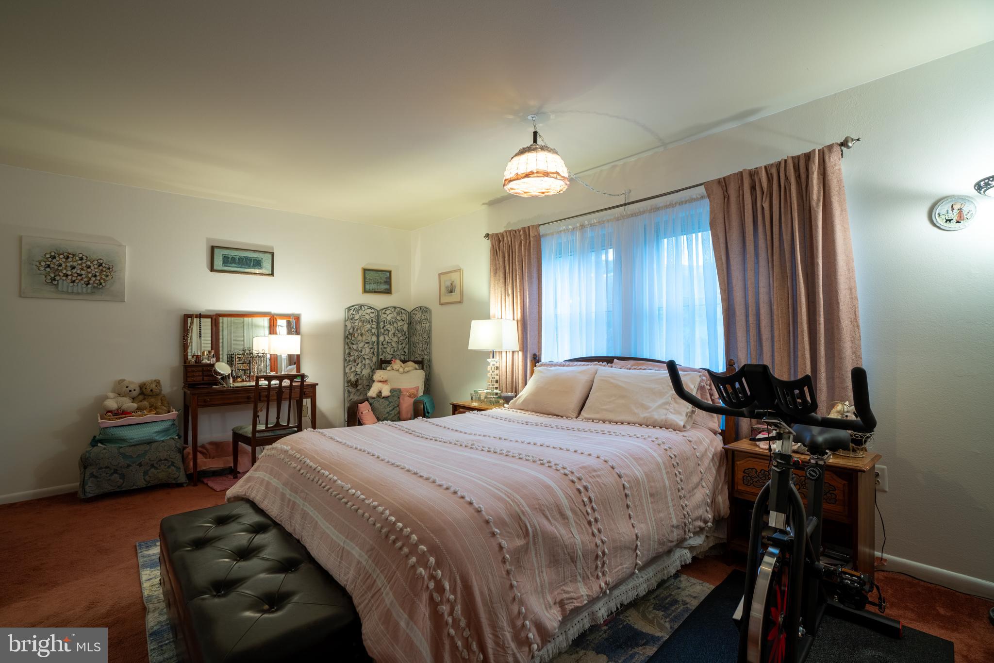 LEISURE WORLD - Residential