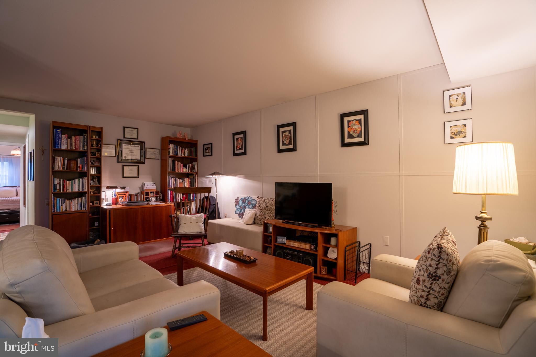 LEISURE WORLD - Residential