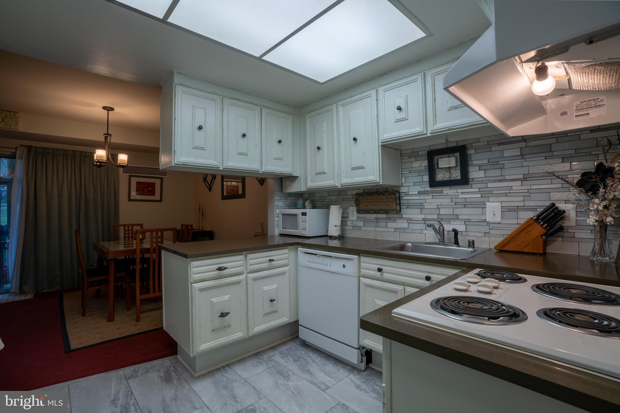 LEISURE WORLD - Residential